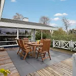3 Bedroom Amazing In בית נופש Stubbekøbing