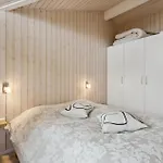 3 Bedroom Amazing In Stubbekøbing