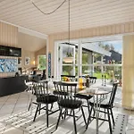 3 Bedroom Amazing In בית נופש Stubbekøbing