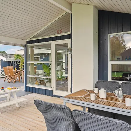 3 Bedroom Amazing In Stubbekobing