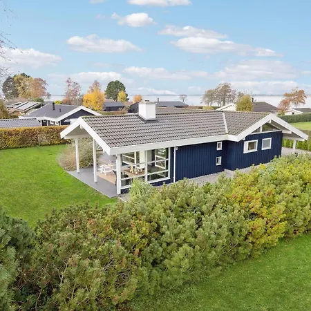 Vakantiehuis 3 Bedroom Amazing In Stubbekøbing