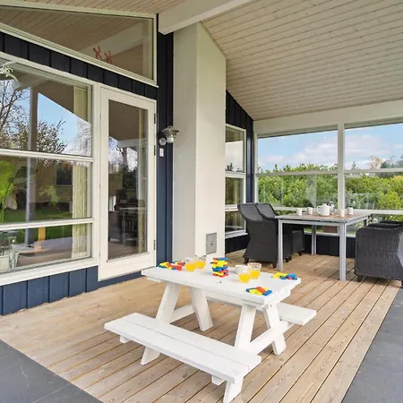 Holiday home 3 Bedroom Amazing In Stubbekobing