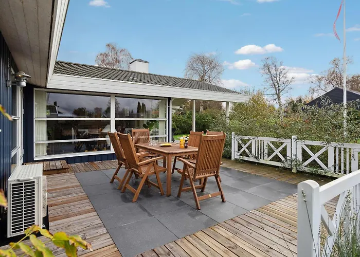 3 Bedroom Amazing In Сasa de vacaciones Stubbekøbing