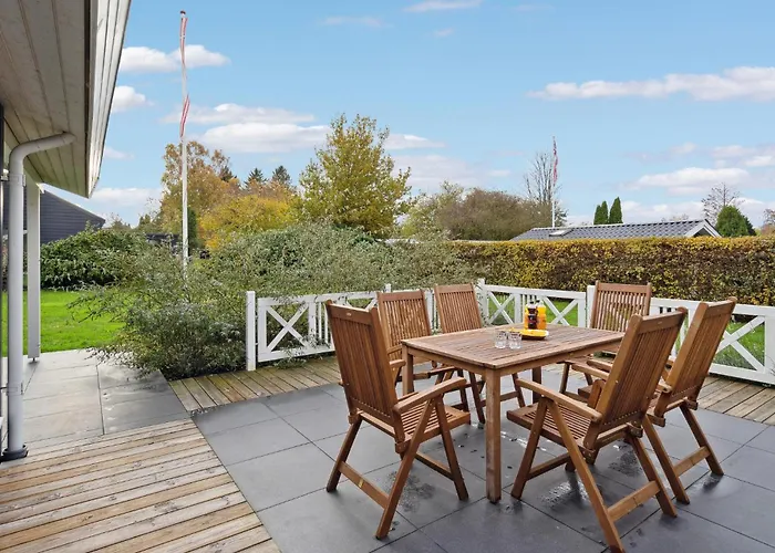 Semesterbostad 3 Bedroom Amazing In