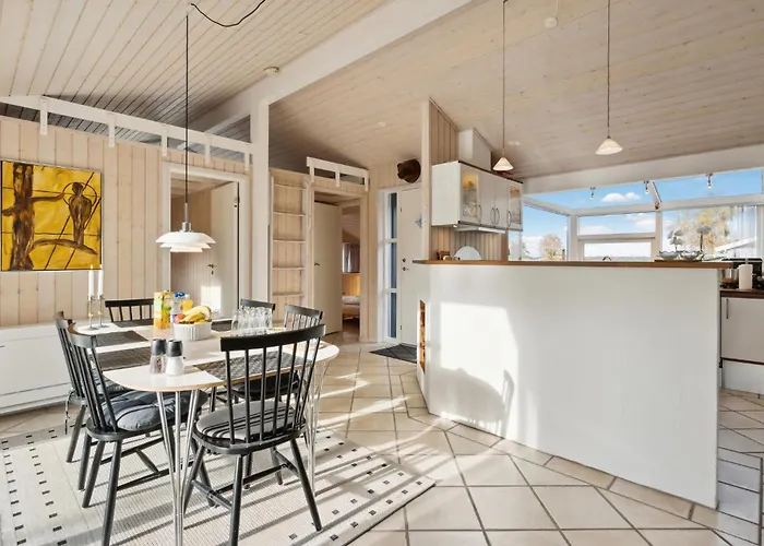 3 Bedroom Amazing In Сasa de vacaciones Stubbekøbing