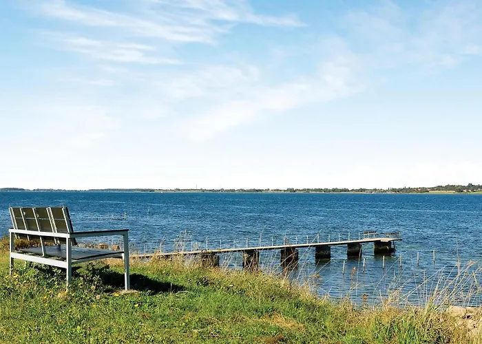 3 Bedroom Amazing In Stubbekøbing